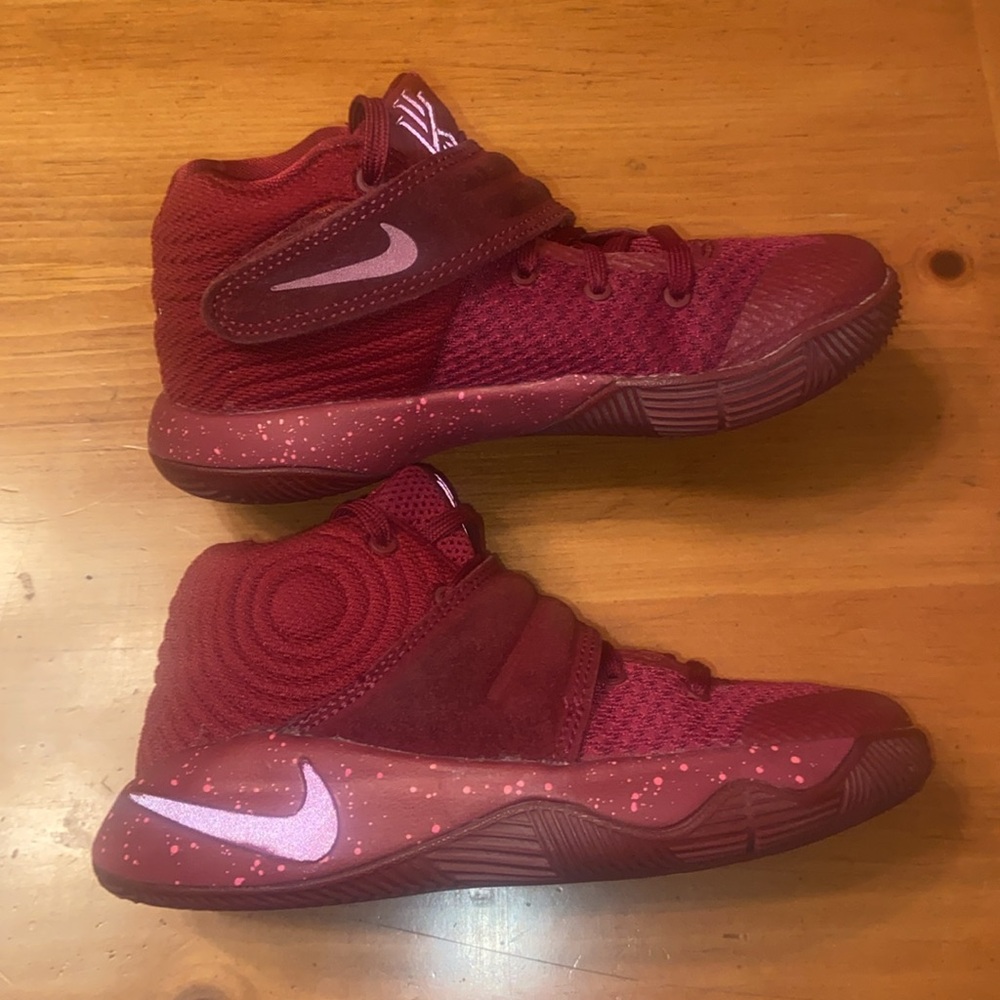 NIKE KYRIE 2 "RED VELVET" TEAM RED-PURE PLATINUM-BLACK SZ 12 YOUTH